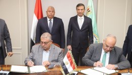 جانب من توقيع بروتوكول تعاون بين "بحوث الصحراء" و"المحافظة"