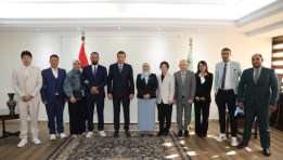 وفد من الخبراء المستثمرين الصينيين 