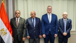 جانب توقيع الاتفاقية