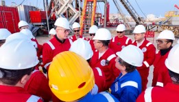 جانب من زيارة وزير البترول لشركة الحديثة للحفر MDC