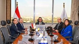 وزير التموين - جانب من الاجتماع