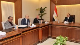 رئيس هيئة الدواء خلال اجتماعه مع شركة INRAD