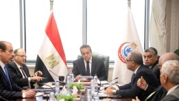 وزير الصحة خلال اجتماعه اليوم 
