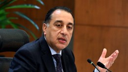 رئيس الوزراء خلال المؤتمر الصحفي الأسبوعي