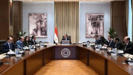 رئيس مجلس الوزراء خلال اجتماعه