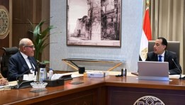 رئيس مجلس الوزراء خلال اجتماعه مع رئيس مجلس إدارة الهيئة العربية للتصنيع