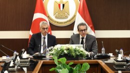 جانب من اجتماع وزير الصحة مع نظيره التركي