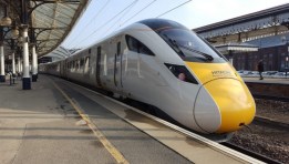 القطار السريع