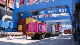 ميناء دمياط 