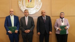 وزير الكهرباء والطاقة المتجددة محمود عصمت