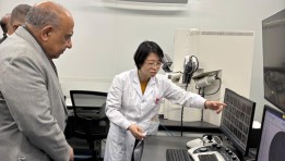 وزير الكهرباء محمود عصمت خلال زيارته إلى الصين