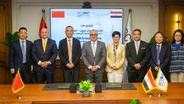 خلال توقيع العقود باقتصادية قناة السويس 