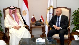 خلال لقاء الفريق كامل الوزير والدكتور أحمد بن محمد السيد وزير التجارة بدولة قطر 