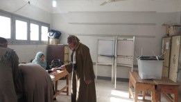 توافد المواطنين للاقتراع بلجان مركز دار السلام محافظة سوهاج 