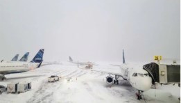  إلغاء رحلات شركات الطيران الأمريكية لـ 1068 رحلة بسبب عاصفة 