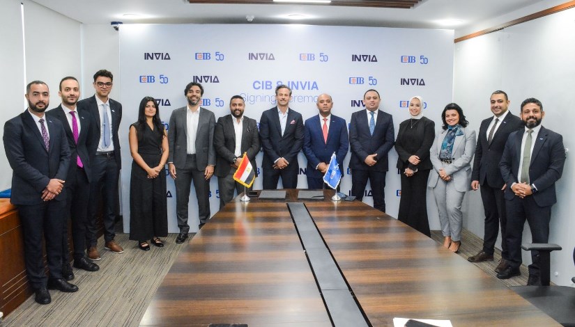 جانب من التوقيع