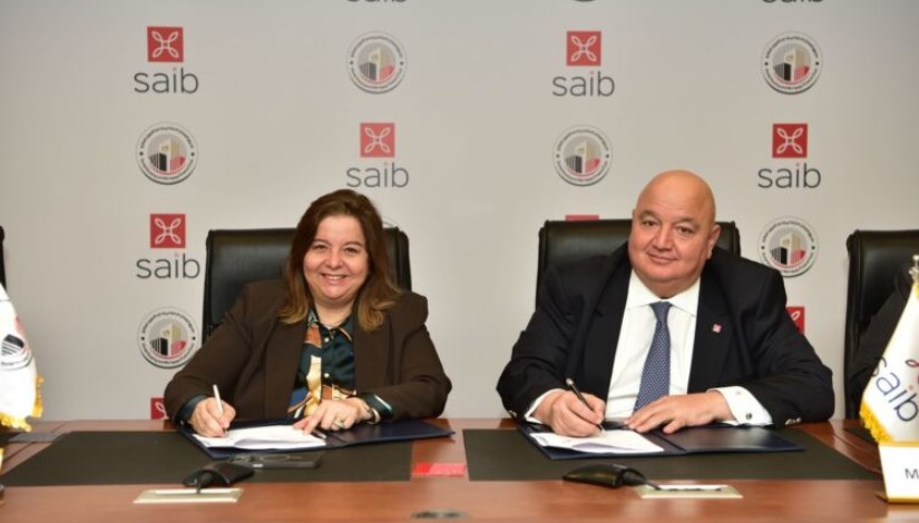 جانب من التوقيع