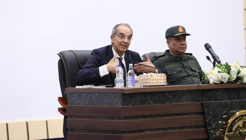 وزير الاتصالات