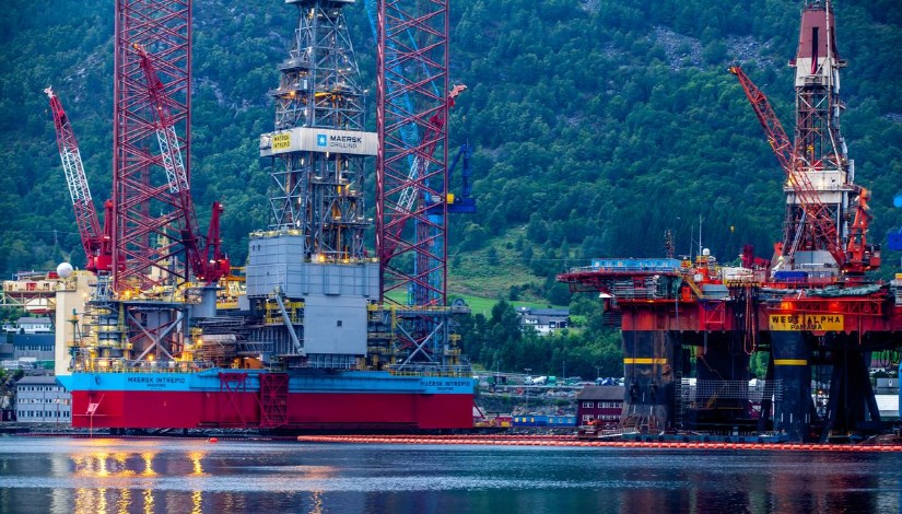 حفارات نفطية أرشيفية