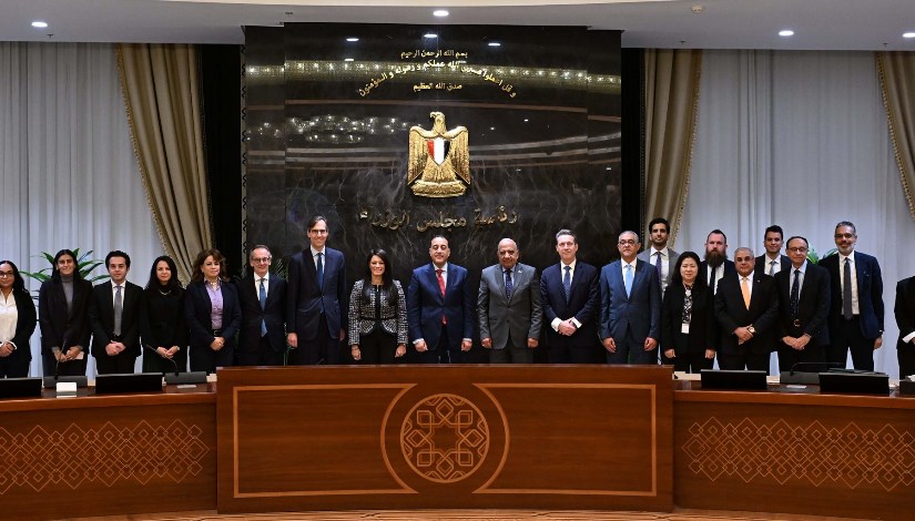 جانب من الاتفاقية التي تم توقيعها مع البنك الأوروبي لإعادة الإعمار