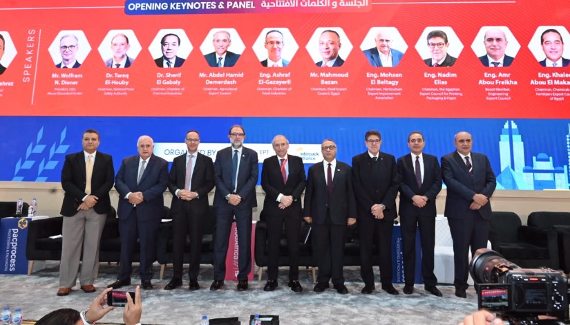 جانب من مشاركة رئيس المجلس التصديري لصناعات الطباعة والتغليف بمعرض فود أفريكا