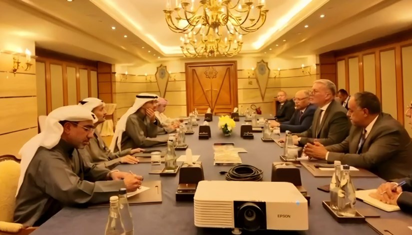 جانب من لقاءات وزير البترول في الكويت