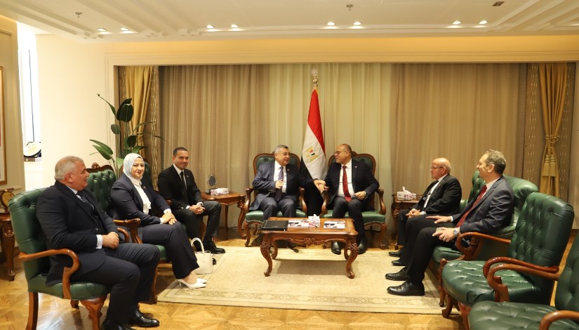 اجتماع وزير العمل 