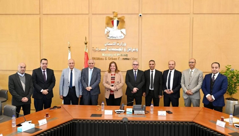 مي عبد الحميد الرئيس التنفيذي لصندوق الإسكان الاجتماعي،  المهندس أحمد علي