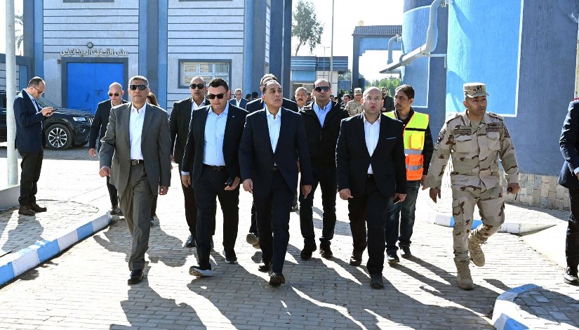 جانب من زيارة رئيس الوزراء 