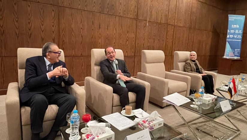 وزير المالية خلال مؤتمر 