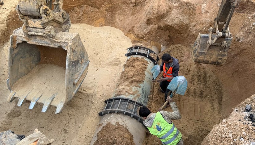 إصلاح كسر ماسورة المياه بالتسعين الجنوبي 