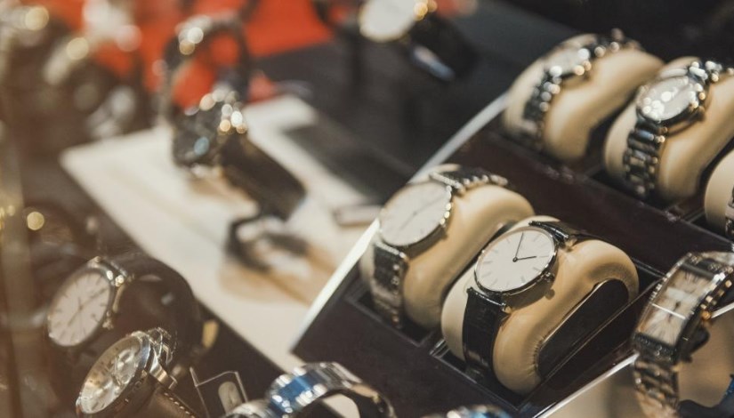 سوق الساعات الفاخرة