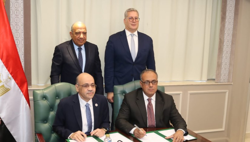 وزيرا الكهرباء والبترول يشهدان توقيع الاتفاقية