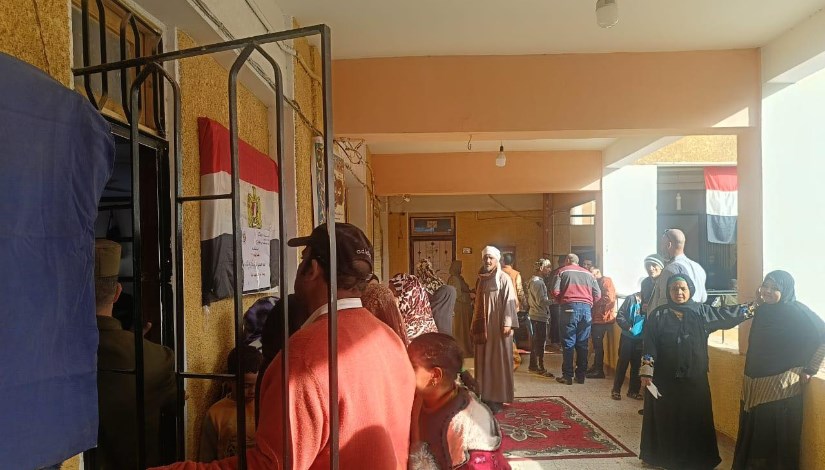 التصويت داخل مدرسة الشهيد طيار الثانوية في سوهاج