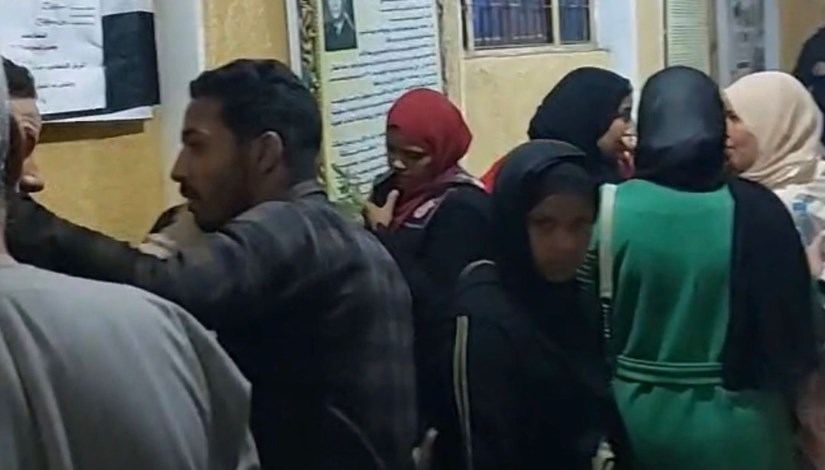 اقبال المواطنين علي لجان سوهاج 