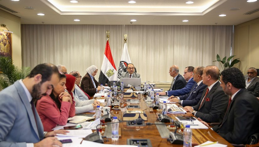 خلال ترأس المهندس محمد شيمي وزير قطاع الأعمال الإجتماع