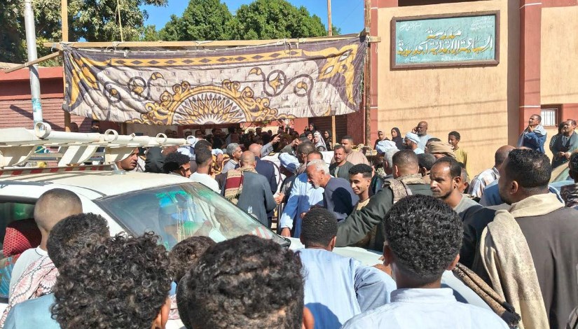 أمام لجنة السباعية في مركز إدفو