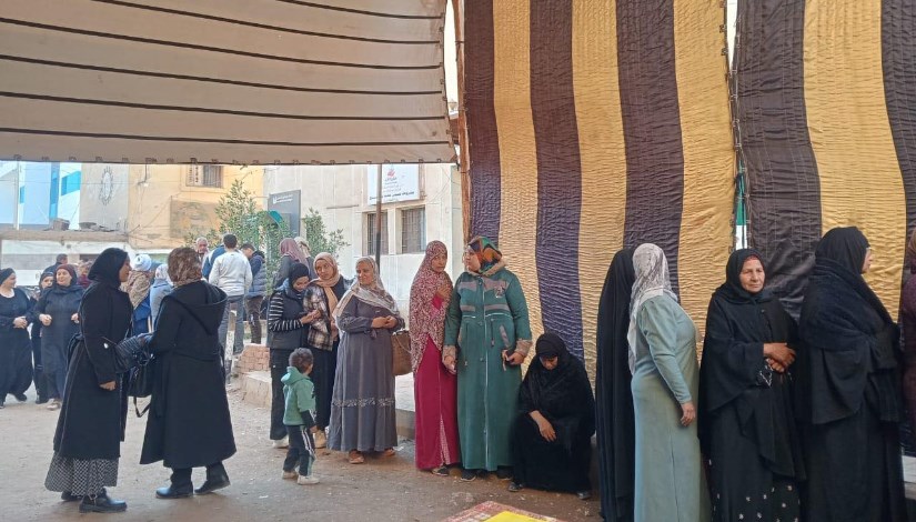 توافد نسائي علي لجان محافظة سوهاج 