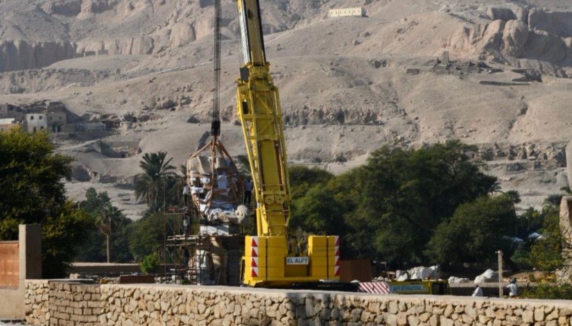 تمثالي ألباستر لـ الملك أمنحتب الثالث  