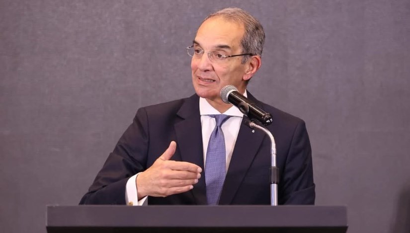 عمرو طلعت وزير الاتصالات وتكنولوجيا المعلومات