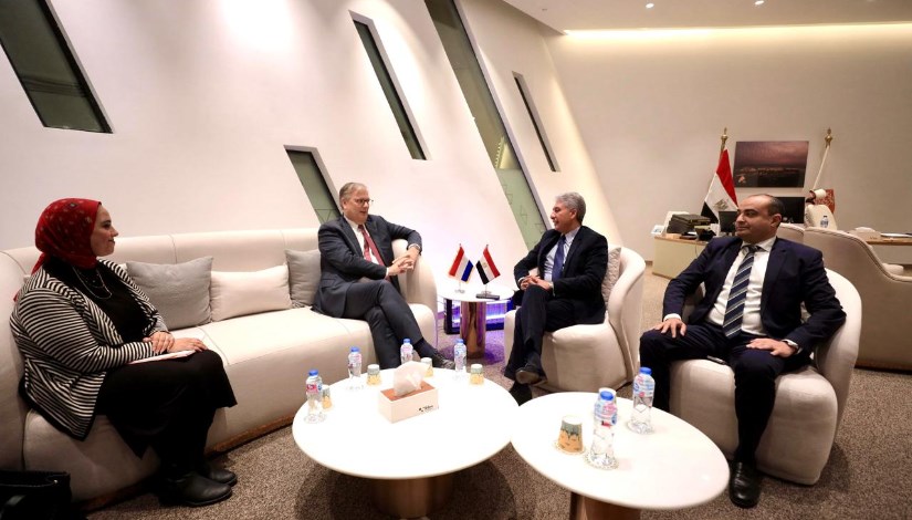 وزير السياحة والآثار 