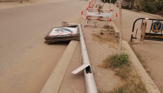 سقوط 19 عمود إنارة