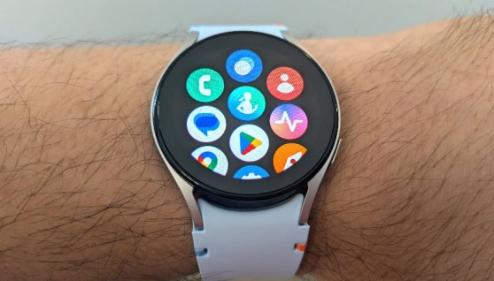 ساعة Galaxy Watch FE