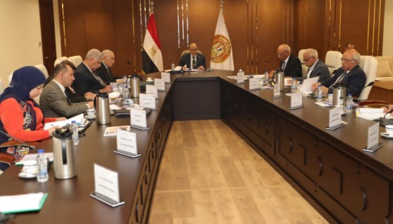 اجتماع وزير العمل 