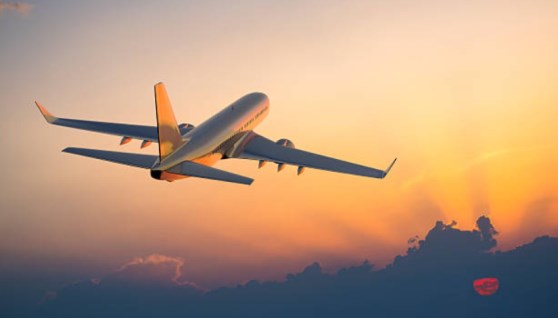 السفر الجوي بحرية الحركة والانطلاق