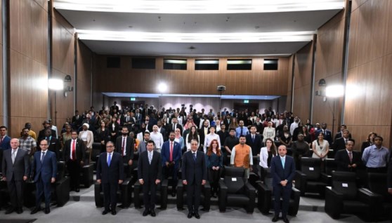 صورة منا اليوم الدبلوماسي 
