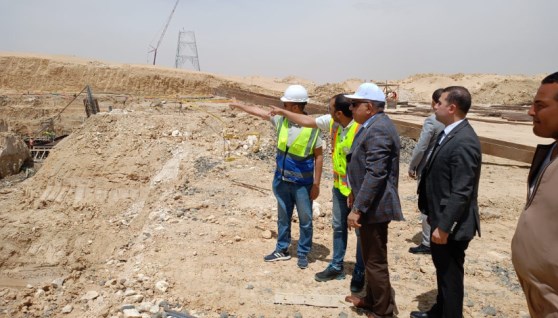 زيارة مفاجئة لوزير الكهرباء لأبراج قناة السويس
