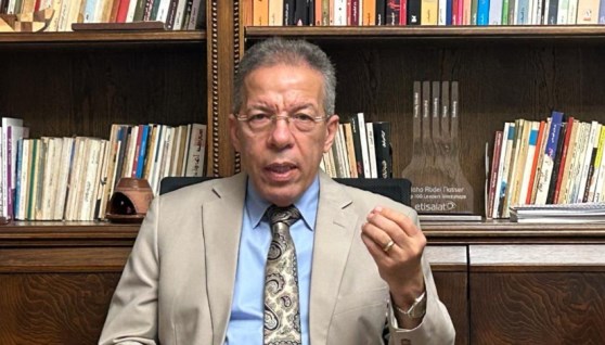 الدكتور أسامة عبد الحي نقيب الأطباء