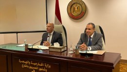 وزير الخارجية مع الفريق كامل الوزير