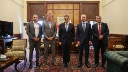 وزير الصحة مع ممثلي شركة تكنوويف